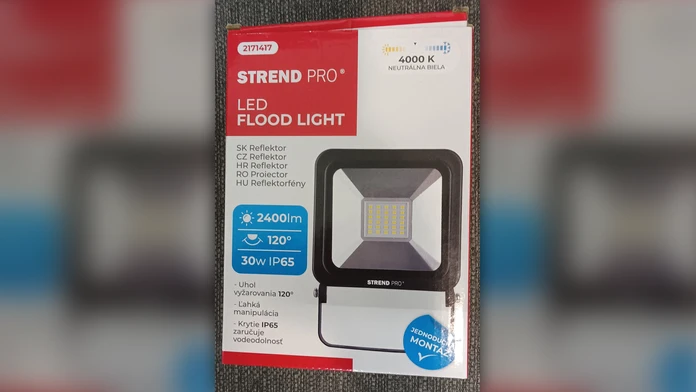 Nebezpečný LED reflektor.