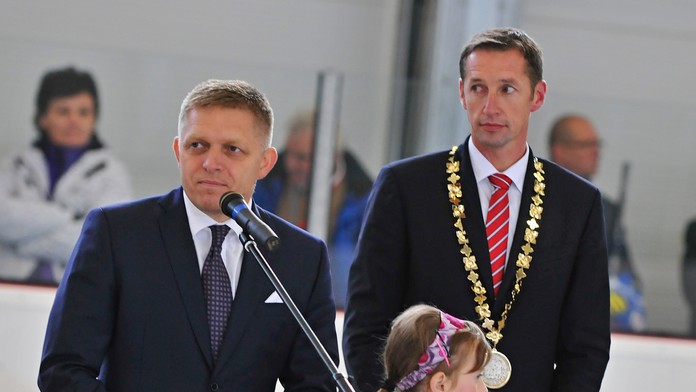 Na snímke zľava Robert Fico a Milan Majerský (archívna snímka rok 2015)