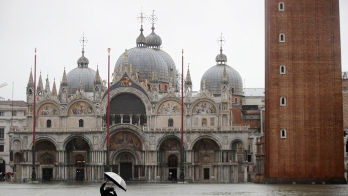 Sátorovci po usmrtení telo obete rozporcovali, kusy pomleli v mlynčeku na mäso a vysypali ho do koryta Malého Dunaja.