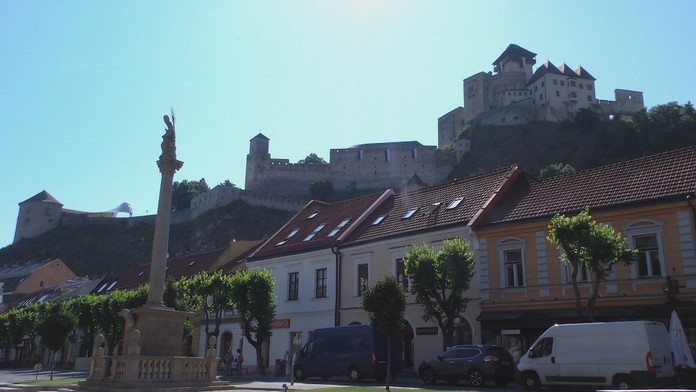 Trenčínu určili zlú farbu. 