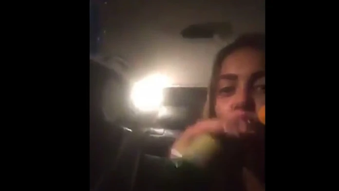 Len 16-ročná misska robila livestream počas jazdy v aute. Nakrútila vlastnú smrť