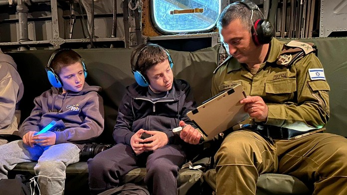 Hamas odovzdal Červenému krížu ďalšiu skupinu izraelských rukojemníkov