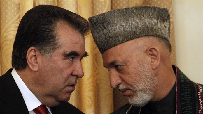Afganský prezident Hámid Karzaj (vpravo) a prezident Tadžikistanu Emomali Rachmonov