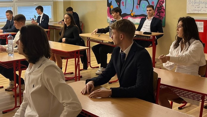 Juraj Slafkovský sa vrátil do školskej lavice. Ani draftovú jednotku neobišla maturita