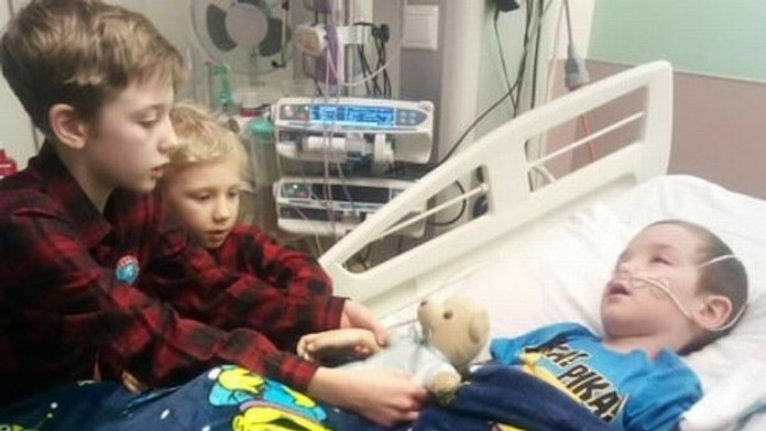 Zuzka v maskérni pred premenou.