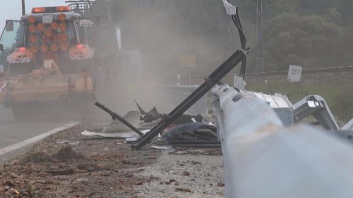 Diaľnica v smere do Liptovského Mikuláša bola uzavretá tri hodiny. 