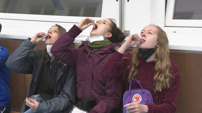 Testovanie žiakov kloktaním 