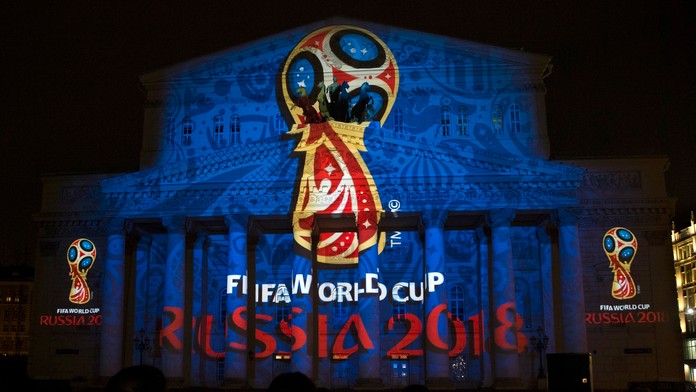 Logo futbalových MS18 v Rusku premietali počas predstavenia aj na moskovskom divadle Boľšoj.