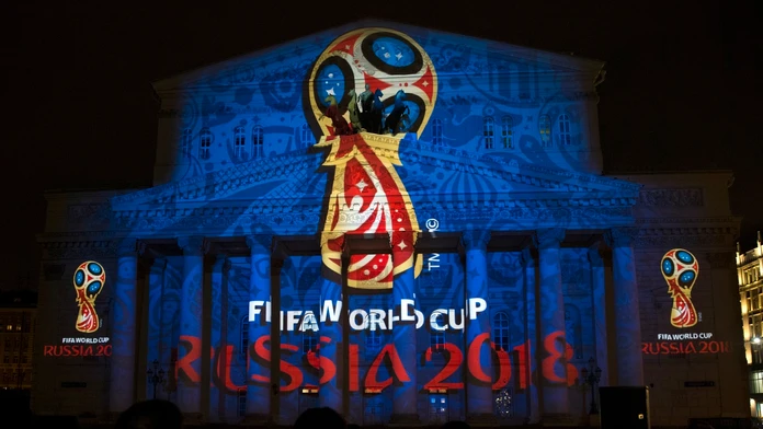 Logo futbalových MS18 v Rusku premietali počas predstavenia aj na moskovskom divadle Boľšoj.