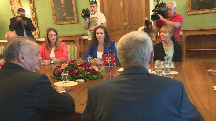 Europoslanci.