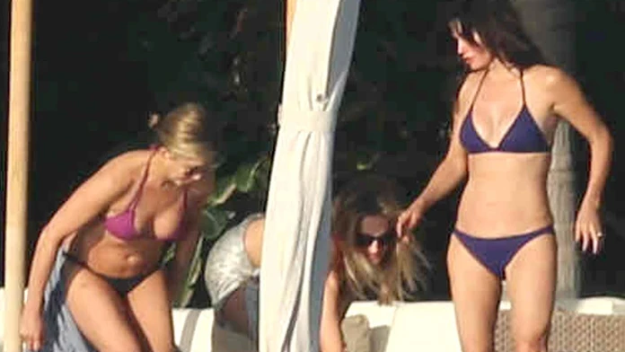 aniston.jpg