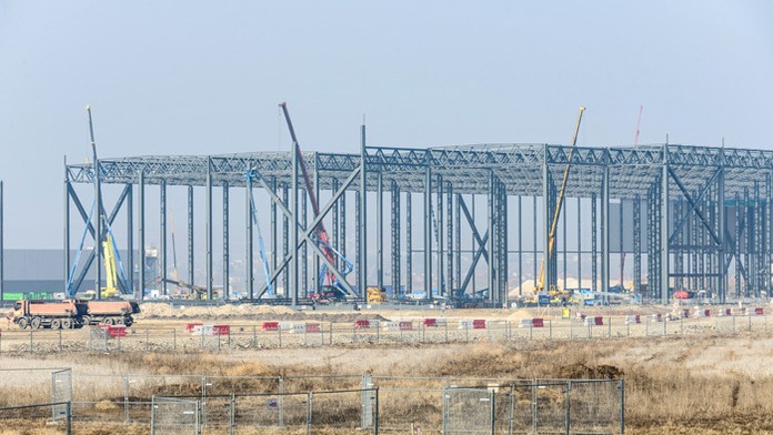 Výstavba závodu Jaguar Land Rover v obci Mlynárce.