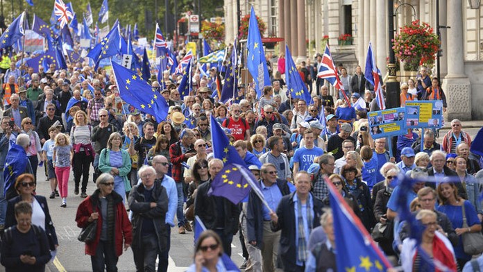 Demonštranti v Londýne