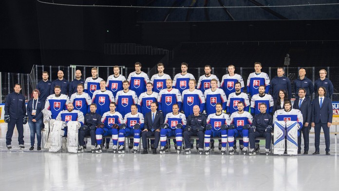 Spoločná fotografia slovenského hokejového tímu.