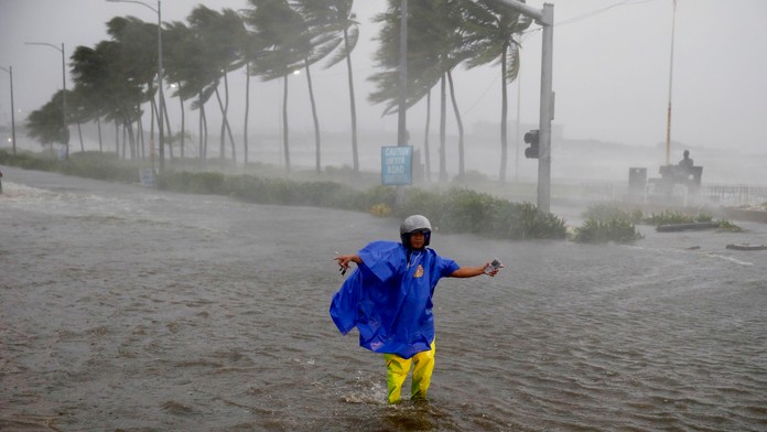Supertajfún Mangkhut zasiahol Filipíny