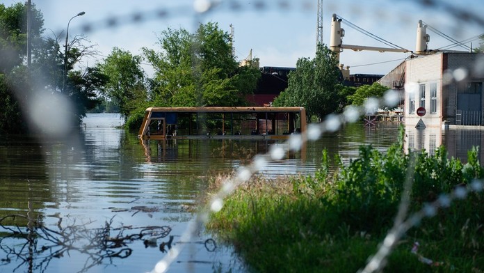 Rusi zrejme spanikárili. Hlavný argument Moskvy, prečo mali priehradu zničiť Ukrajinci, neobstojí