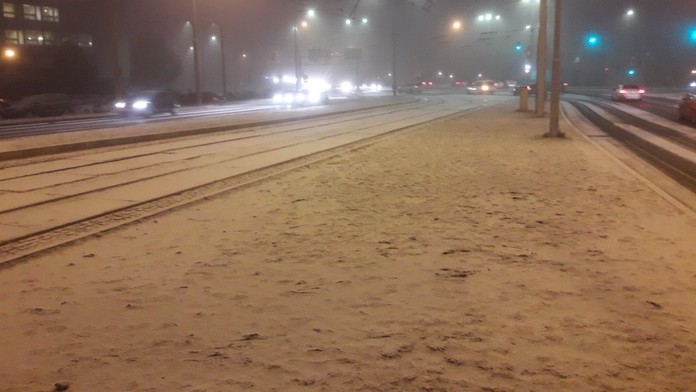 FOTO: Na radaroch nič, na zemi centimeter. Plzeň zasypalo priemyselné sneženie