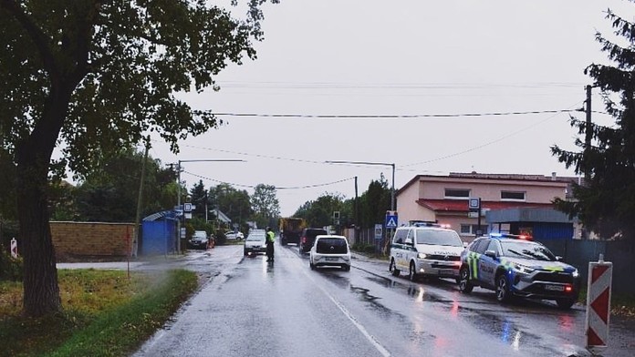 Nešťastie vo Vinosadoch. Trinásťročné dievča vodič ťažko zranil na priechode pre chodcov