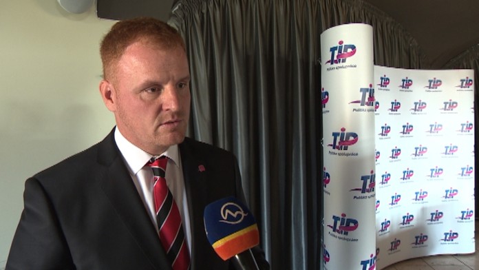 Podľa opozície je za stranou TIP v skutočnosti Smer