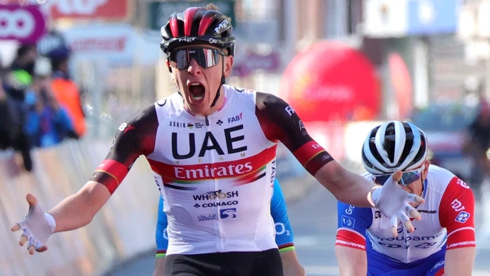 Tadej Pogačar z tímu SAE Team Emirates víťazí v 107. ročníku pretekov Liége - Bastogne - Liége.