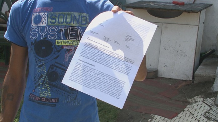 Otec novorodenca s posudkom od ÚDZS.