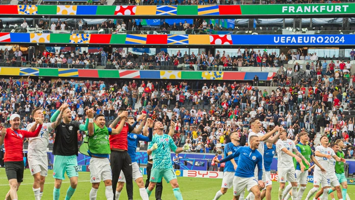 Na Eure sa uzavreli prvé skupiny. Tie určili možných súperov Slovenska v osemfinále