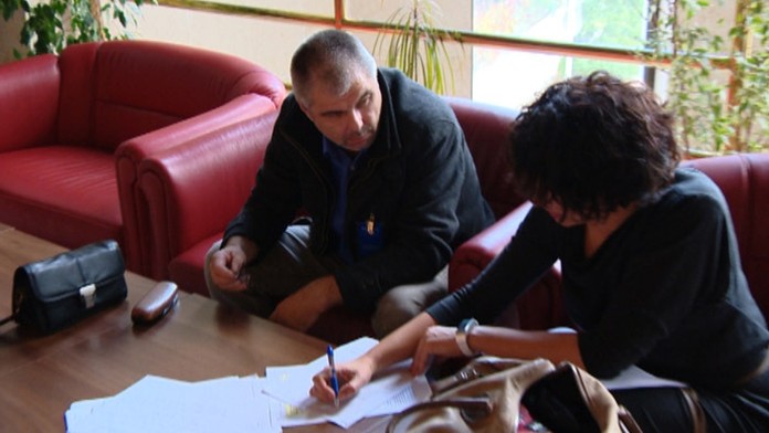 Podpredsedníčka parlamentu Lucia Nicholsonová dnes ukončila spoluprácu so svojím asistentom Jozefom Kováčom.