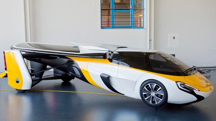 Na snímke nový model AeroMobilu.