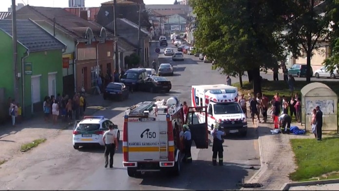 Opitý vodič zrazil chodcov.