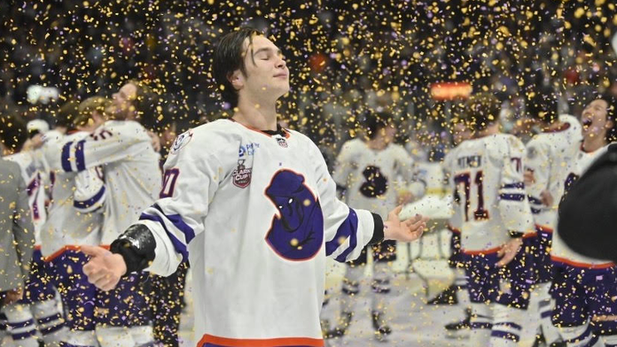 Počas sezóny dal zbohom Slovensku. Vďaka odvážnemu kroku patrí medzi naše najväčšie želiezka NHL draftu