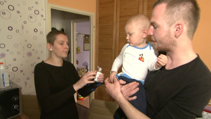 Zuzana Bačová so synčekom a manželom Dávidom.