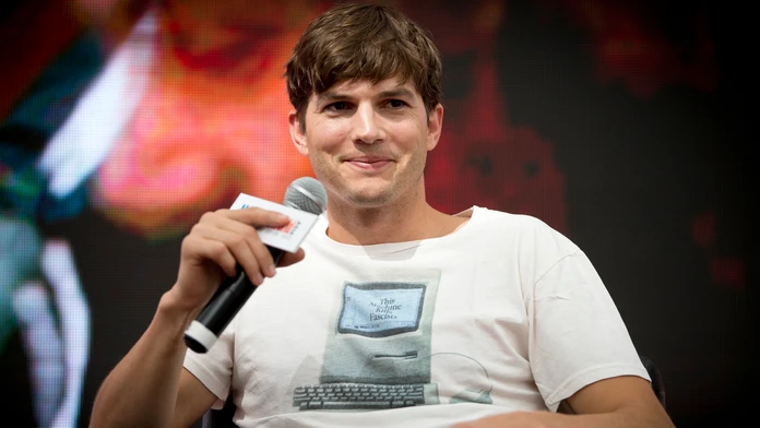 China_Ashton_Kutcher624693085200.jpg