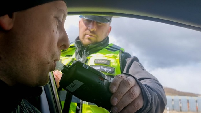 K sviatkom patria aj kontroly alkoholu za volantom. Strávili sme deň s policajtami na Spiši