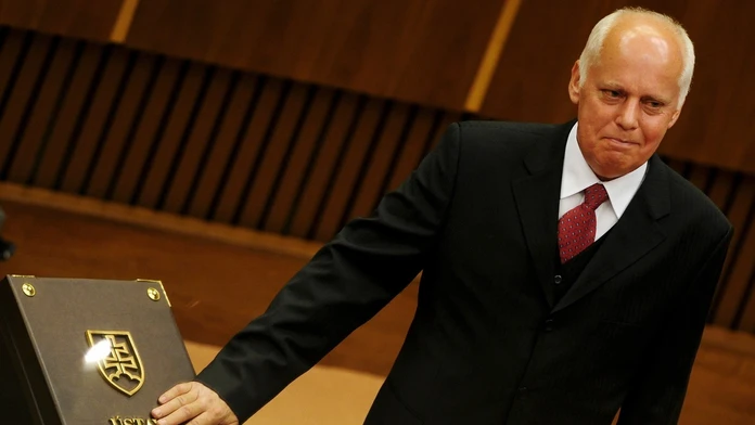 Ivan varga na archívnej snímke z roku 2010 počas skladania poslaneckého sľubu.