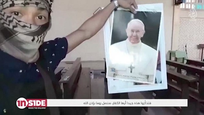 Filipínsky IS vo videu ničí kostol a vyhráža sa pápežovi Františkovi
