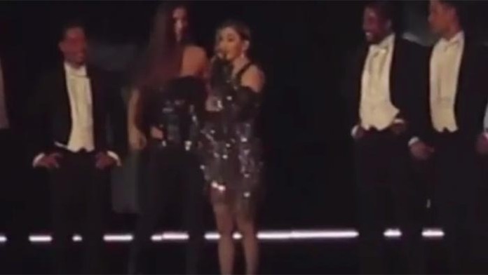 Josephine Georgiou a Madonna na koncerte v Brisbane.