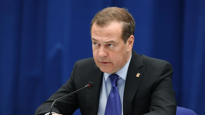 VIDEO: Ruský exprezident Medvedev ukázal novú mapu Ruska. Tentoraz je ešte väčšie