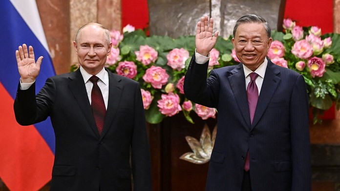 Ruský prezident Vladimir Putin a vietnamský prezident To Lam.