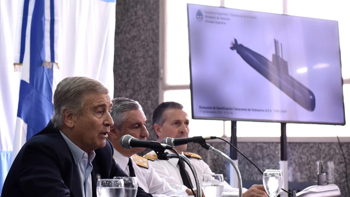 Oznámili pravdepodobnú príčinu havárie argentínskej ponorky. 