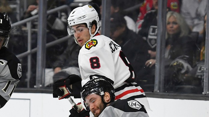 Útočník Nick Schmaltz z Chicaga.