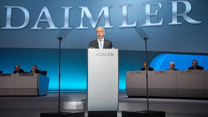 Nemecká automobilka Daimler čelí tiež žalobe pre emisie v USA.
