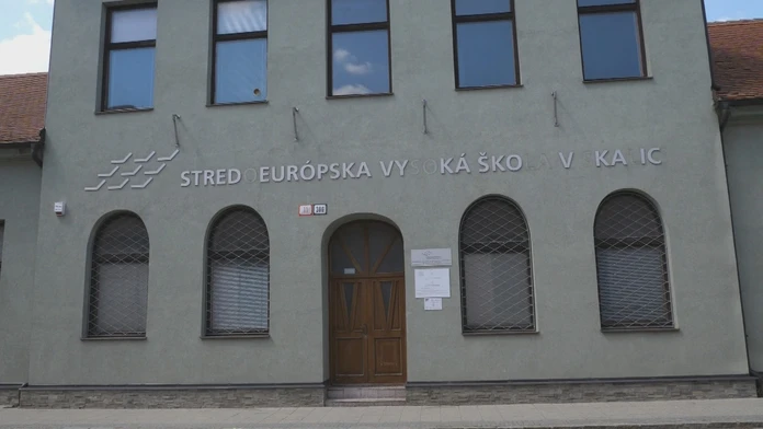 Stredoeurópska vysoká škola v Skalici.