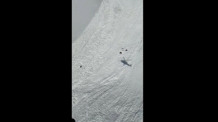 Lavína pod Jakubinou strhla dvojicu Slovákov.