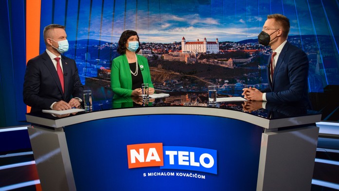 Akin Akinözü s priateľkou Sandrou