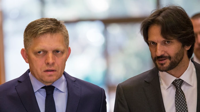Predseda vlády Robert Fico a minister vnútra Robert Kaliňák. 