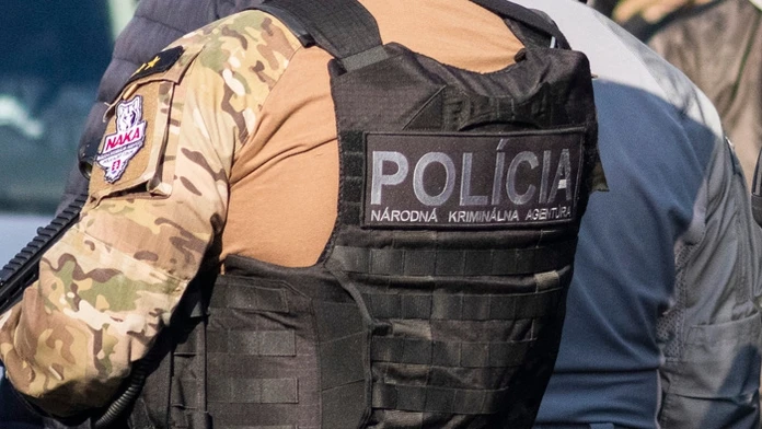 Strelec zo Zámockej v manifeste spomínal aj nebezpečného extrémistu, ktorého v máji zadržala NAKA