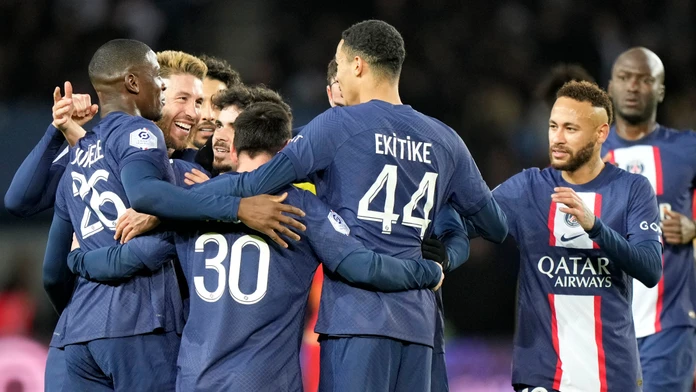 Jeden z najlepších španielskych útočníkov odchádza z tieňa Messiho a Mbappého. Zamieri do Premier League