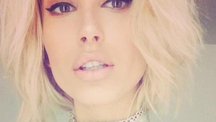 Hailey Baldwin je dcérou hollywoodskeho herca Stephena Baldwina. 
