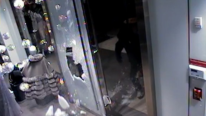 Ukradli drahé kožuchy.