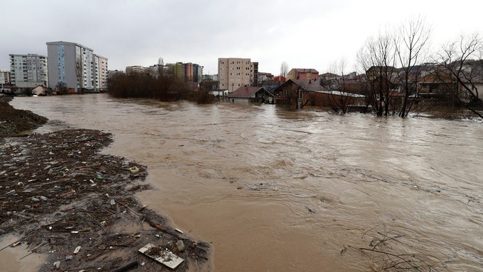 Balkán postihli mohutné záplavy. V Srbsku sú nezvestní dvaja ľudia
